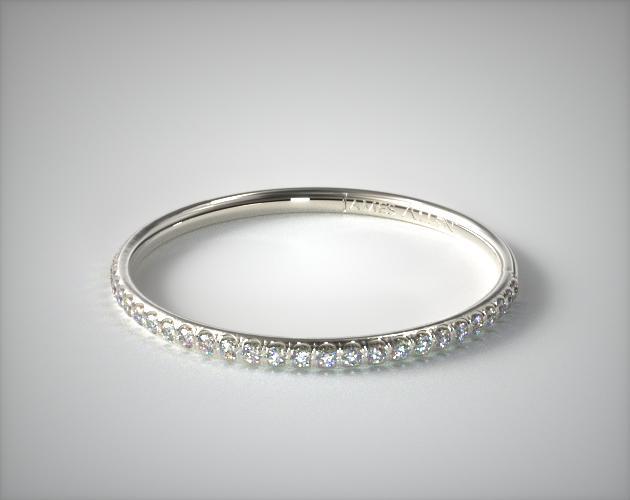 Круглое обручальное кольцо U Pave из белого золота 14 карат (0,16 CTW.)