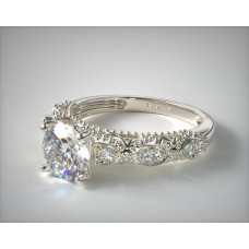 Платиновое обручальное кольцо с бриллиантом и открытым пролетом