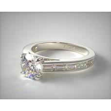 Платиновое обручальное кольцо с бриллиантом багет