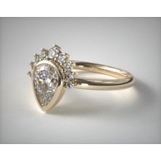 Обручальное кольцо с бриллиантовой тиарой в форме груши из 14-каратного желтого золота с бриллиантами