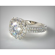 Платиновое помолвочное кольцо с бриллиантом Halo с двумя хвостовиками